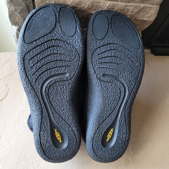 Keen Women's Fold Down Black Howser Pull On Ankle Boots # 1027929 Size US 9 - Picture 10 of 10